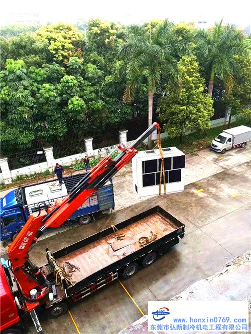 東莞廠房兩臺(tái)50匹二手中央空調(diào)安裝試機(jī)完工